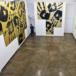 Obra "Touch" Regina Silveira