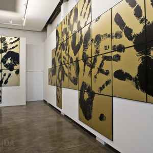 Obra "Touch" Regina Silveira